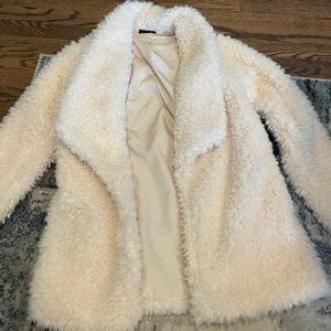 VICI - over the butt furry cream jacket